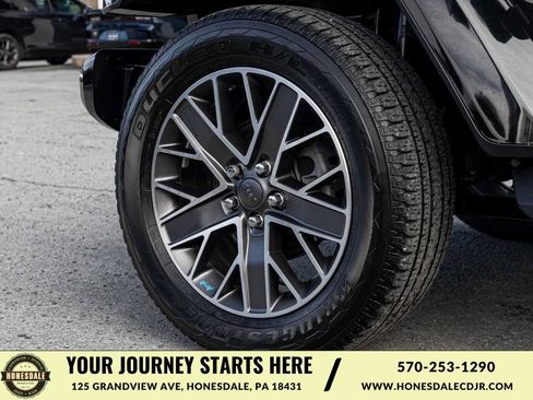 Used 2022 Jeep Wrangler Unlimited Sahara image 7