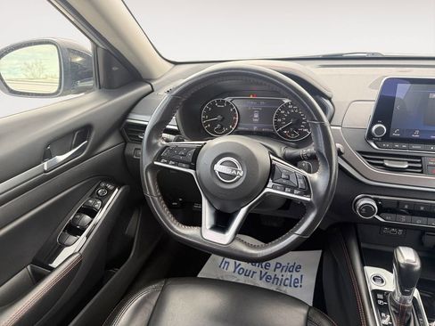 Used 2024 Nissan Altima 2.5 SR FWD image 12