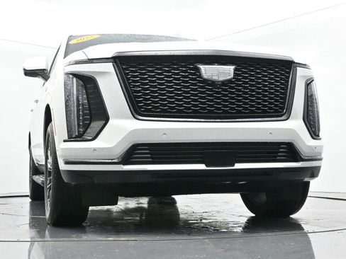 Certified 2025 Cadillac Escalade Sport w/ LPO, ONYX Package image 55