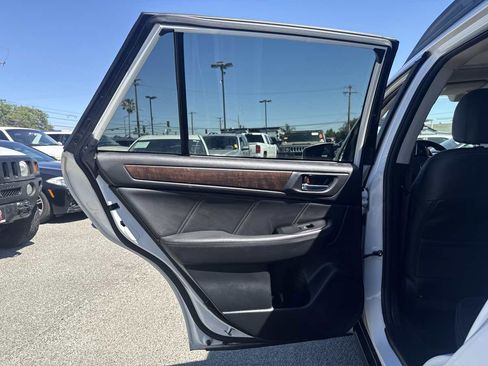 Used 2019 Subaru Outback 3.6R Limited image 10
