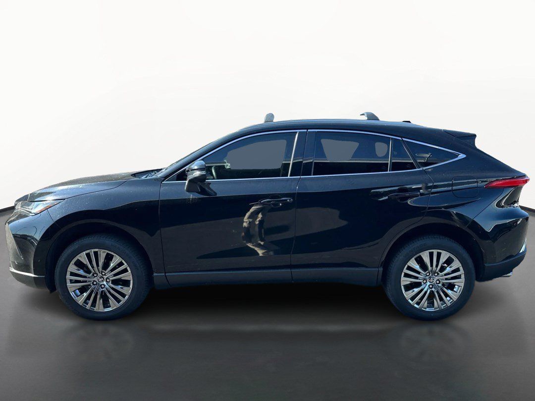 Used 2023 Toyota Venza XLE AWD/4WD image 6