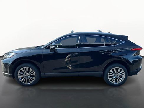 Used 2023 Toyota Venza XLE AWD/4WD image 6