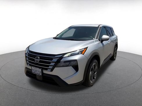 Used 2025 Nissan Rogue SV FWD image 7