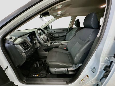 Used 2025 Nissan Rogue S AWD/4WD image 13