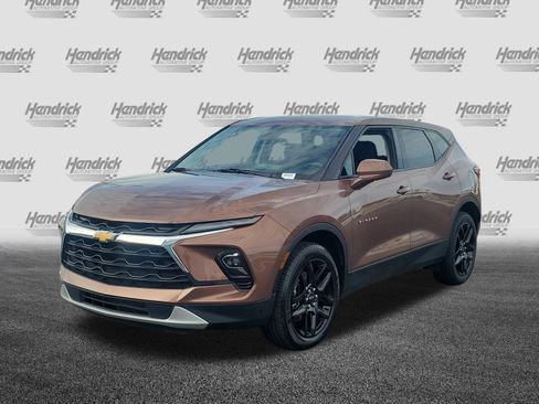 Used 2023 Chevrolet Blazer LT image 3