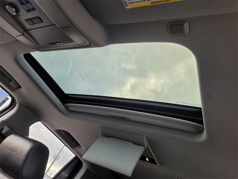 Used 2016 GMC Yukon Denali w/ Open Road Package image 9