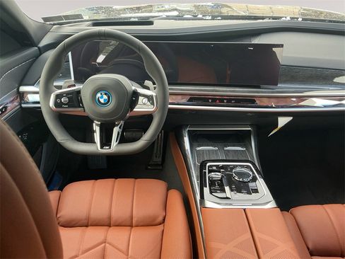 New 2026 BMW 750e xDrive image 10