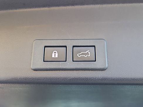 Certified 2022 Subaru Ascent Premium w/ Convenience Package image 12