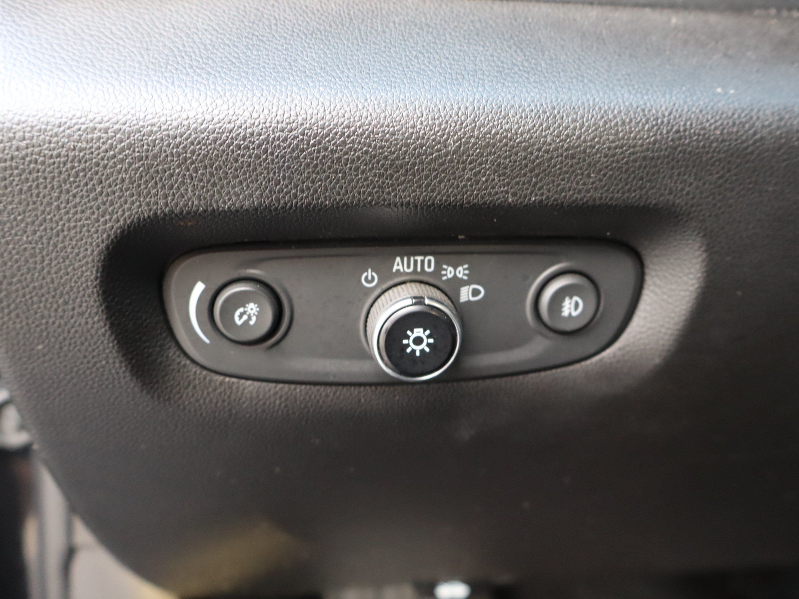 Used 2021 Chevrolet Traverse RS AWD/4WD image 19