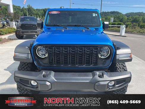 Used 2025 Jeep Wrangler Sport AWD/4WD image 23