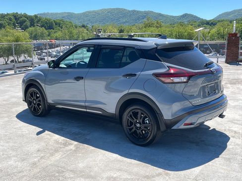 Used 2024 Nissan Kicks SR w/ SR Premium Package FWD image 4