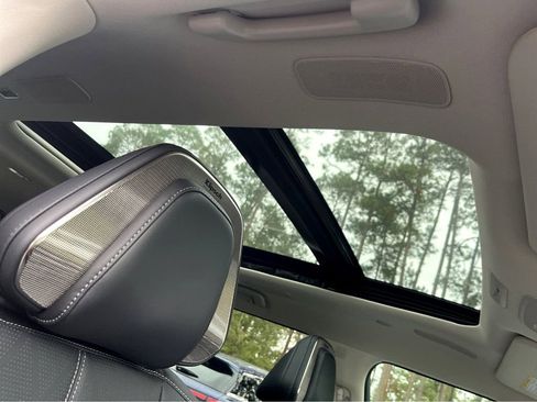 Certified 2025 INFINITI QX80 Sensory AWD/4WD image 13