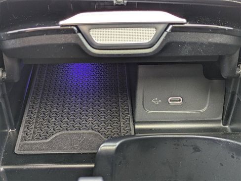 Used 2024 Mercedes-Benz C 300 4MATIC Sedan image 30