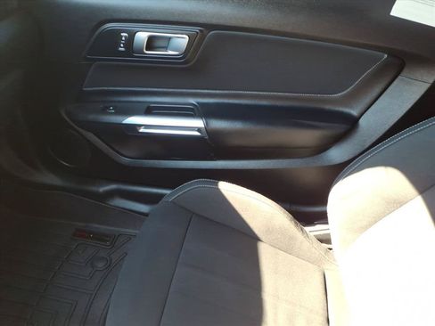 Used 2020 Ford Mustang Coupe RWD image 33
