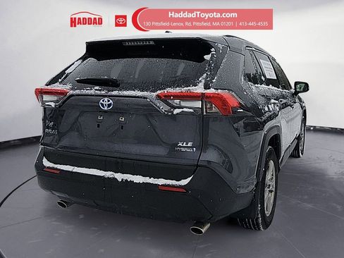 Certified 2022 Toyota RAV4 XLE w/ Convenience Package image 5