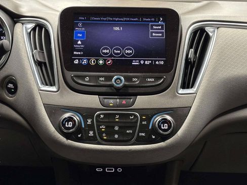 Used 2021 Chevrolet Malibu LT FWD image 24