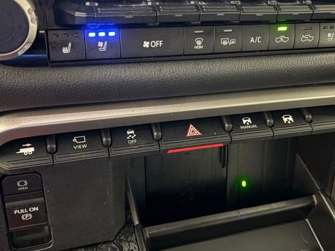 Used 2023 Toyota Tundra Limited image 27