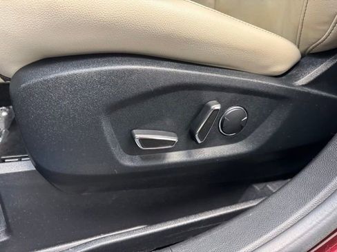 Used 2017 Ford Edge Titanium w/ Technology Package FWD image 14