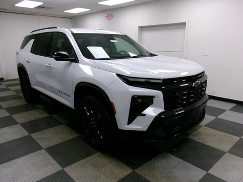 New 2026 Chevrolet Traverse RS w/ LPO, Floor Liner Package image 16