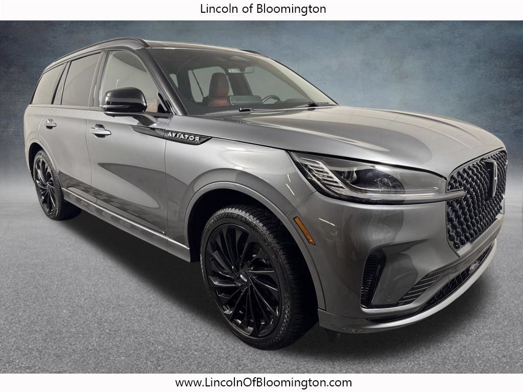 Certified 2025 Lincoln Aviator Reserve w/ Jet Appearance Package AWD/4WD image 10