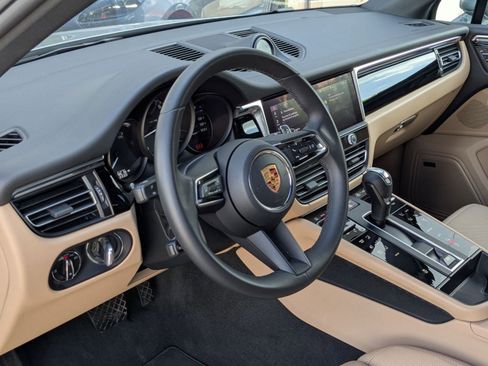 Certified 2026 Porsche Macan image 4