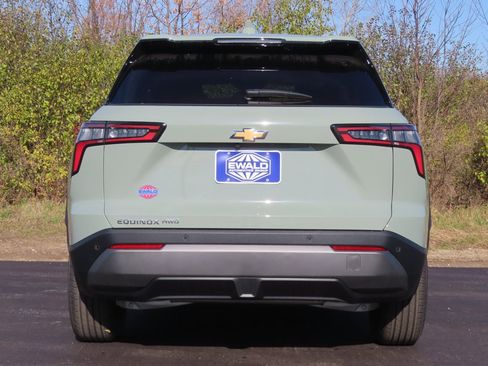 New 2026 Chevrolet Equinox LT w/ LPO, Floor Liner Package image 17