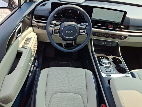 New 2025 Kia Carnival SX Prestige FWD image 11