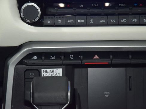 Used 2025 Toyota Sequoia Capstone AWD/4WD image 35