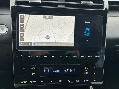 Used 2024 Hyundai Tucson Blue image 13