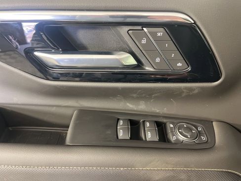 New 2026 Chevrolet Suburban Premier image 22