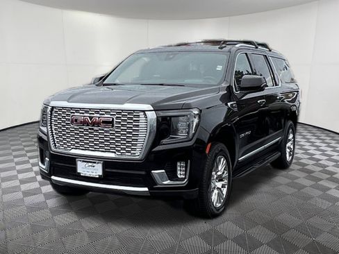 Certified 2022 GMC Yukon XL Denali image 3