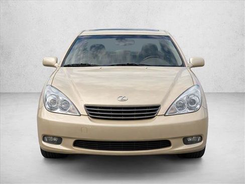 Used 2004 Lexus ES 330 w/ Premium Pkg FWD image 2