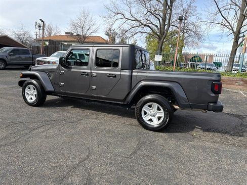 Used 2022 Jeep Gladiator Sport image 13