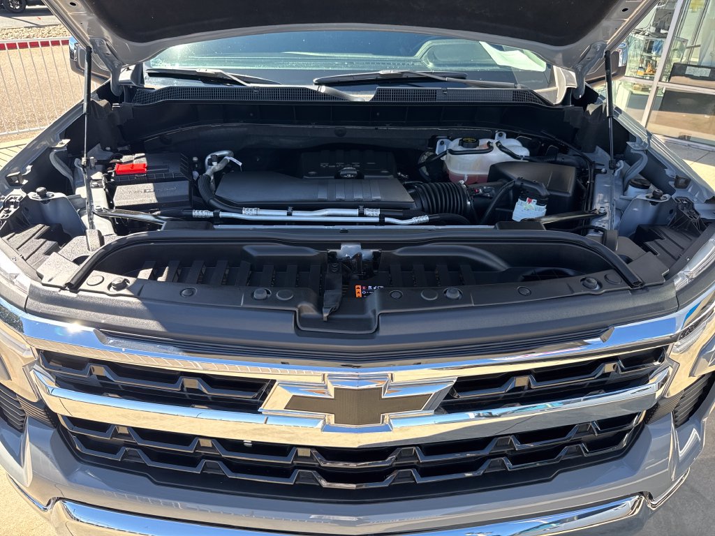Used 2024 Chevrolet Silverado 1500 LT AWD/4WD image 21