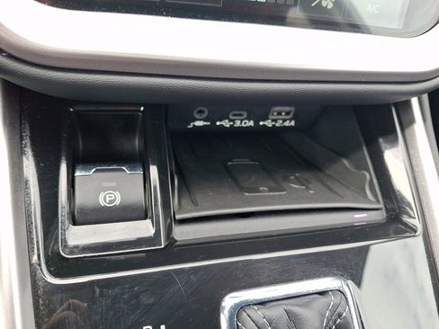 Certified 2025 Subaru Outback Limited image 24