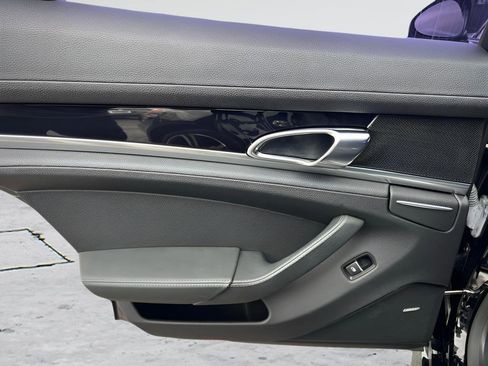 Used 2016 Porsche Panamera Edition image 24