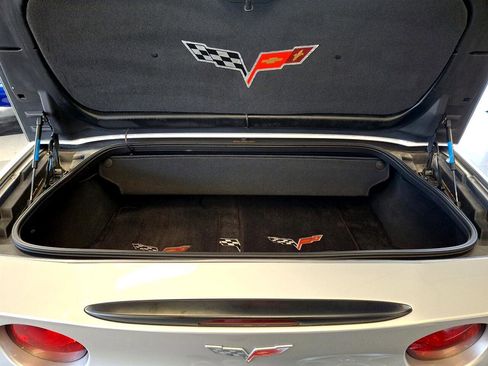 Used 2005 Chevrolet Corvette Convertible w/ Preferred Equipment Group image 32