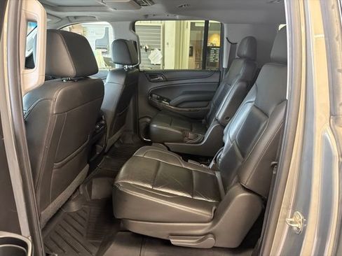 Used 2018 Chevrolet Suburban LT AWD/4WD image 34