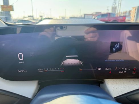 Used 2025 Buick Enclave Avenir w/ Trailering Package, 5000 lbs. image 10