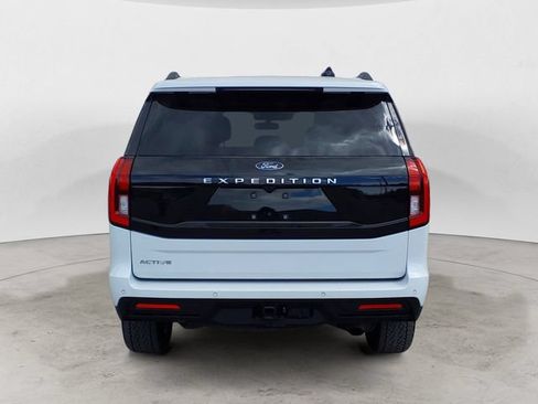 Certified 2025 Ford Expedition Active AWD/4WD image 4