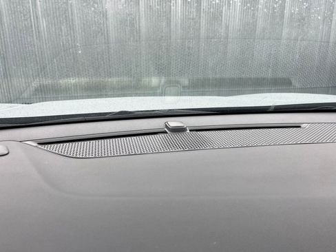 Used 2025 Chevrolet Equinox LT image 18