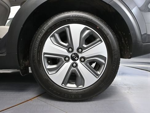 Used 2019 Kia Niro EX FWD image 13