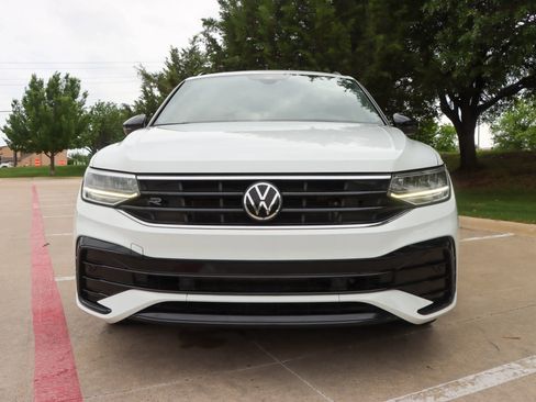 Used 2022 Volkswagen Tiguan SE R-Line FWD image 2