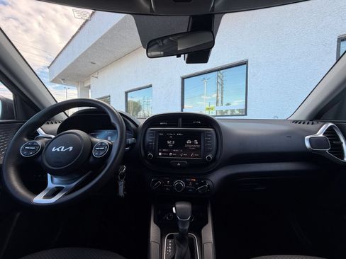 Used 2025 Kia Soul LX w/ LX Technology Package FWD image 26