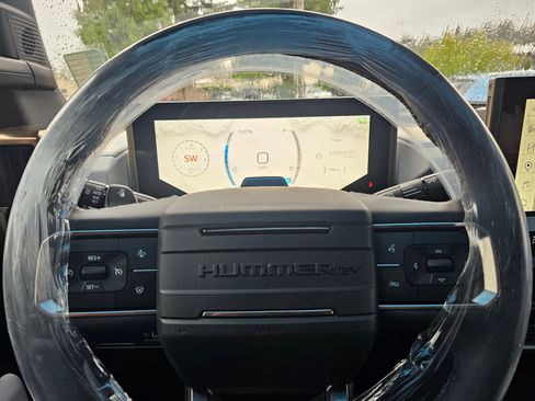New 2024 GMC Hummer EV 2X image 28