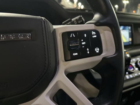 Used 2023 Land Rover Defender 110 SE image 16