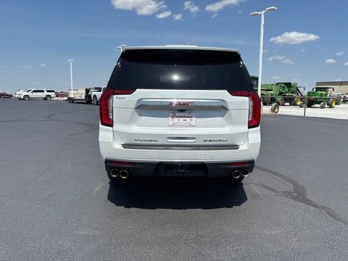 Used 2023 GMC Yukon XL Denali w/ Advanced Technology Package AWD/4WD image 6