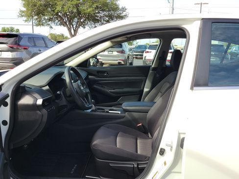 Certified 2025 Nissan Altima 2.5 S FWD image 19