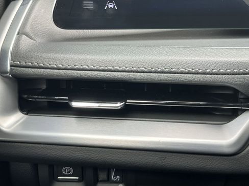 Used 2024 Cadillac XT4 Premium Luxury image 44