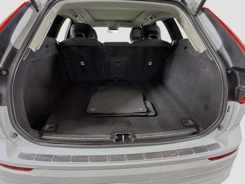 Used 2023 Volvo XC60 B5 Core FWD image 35